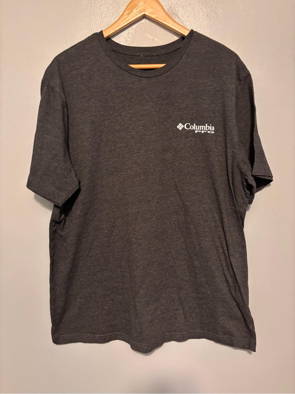 Columbia Men’s Short Sleeve Americana Fish Logo Tee - Charcoal Gray XLT